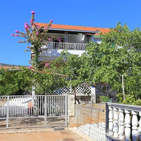 Apartment By The Sea Vinisce, Trogir - 13648