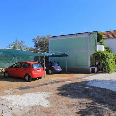 Apartment By The Sea Vinisce, Trogir - 13648 Marina