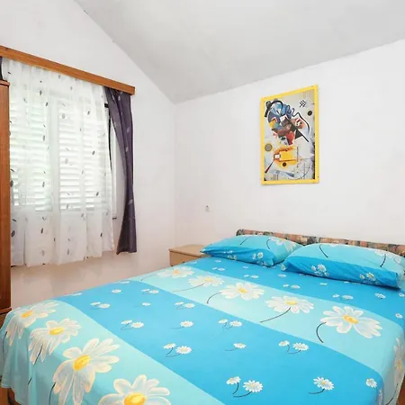 Apartment By The Sea Vinisce, Trogir - 13648