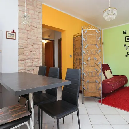 By The Sea Vinisce, Trogir - 13648 Apartment *