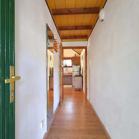 Apartment By The Sea Vinisce, Trogir - 13648 Marina