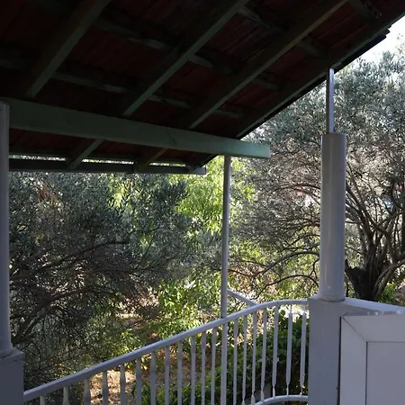 Apartment By The Sea Vinisce, Trogir - 13648 *