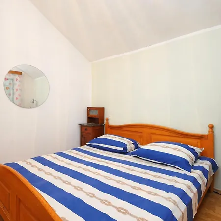 Апартаменты By The Sea Vinisce, Trogir - 13648 Марина